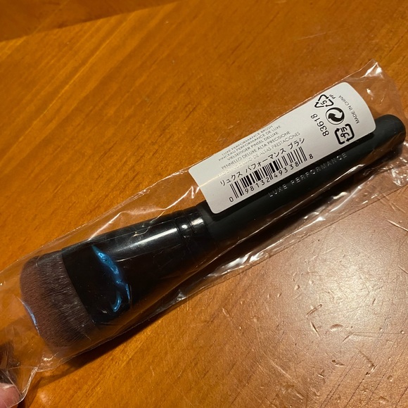 Bareminerals Luxe Performance Brush - Picture 5 of 9